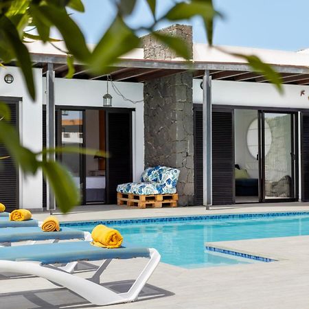 3 Bedroom Villa With Private Pool Close To Papagayo Beach Playa Blanca  Exterior photo