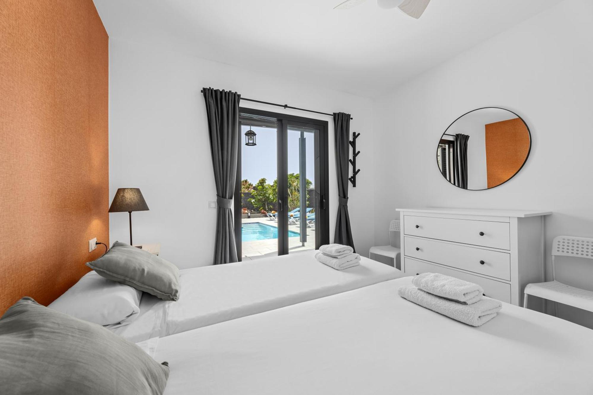 3 Bedroom Villa With Private Pool Close To Papagayo Beach Playa Blanca  Exterior photo